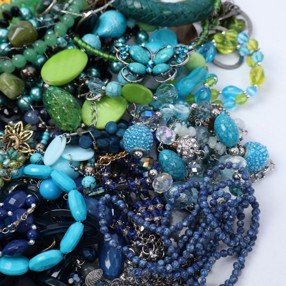 4+ lbs Fashion Jewelry Wearable Necklaces Earrings Bracelets Colorful Mixed 50+ - Picture 3 of 5
